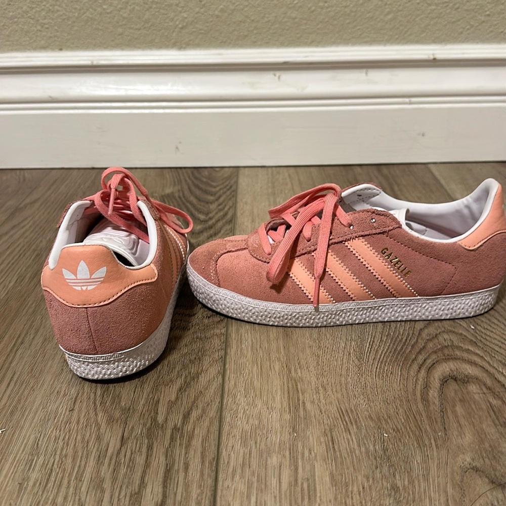 YOUTH SIZE3 Pink Adidas Gazelle